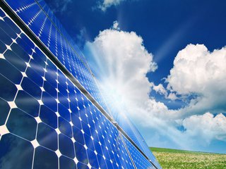 L'energia solar de l'Índia s'ha desenvolupat ràpidament i ha ocupat el tercer tron ​​del món